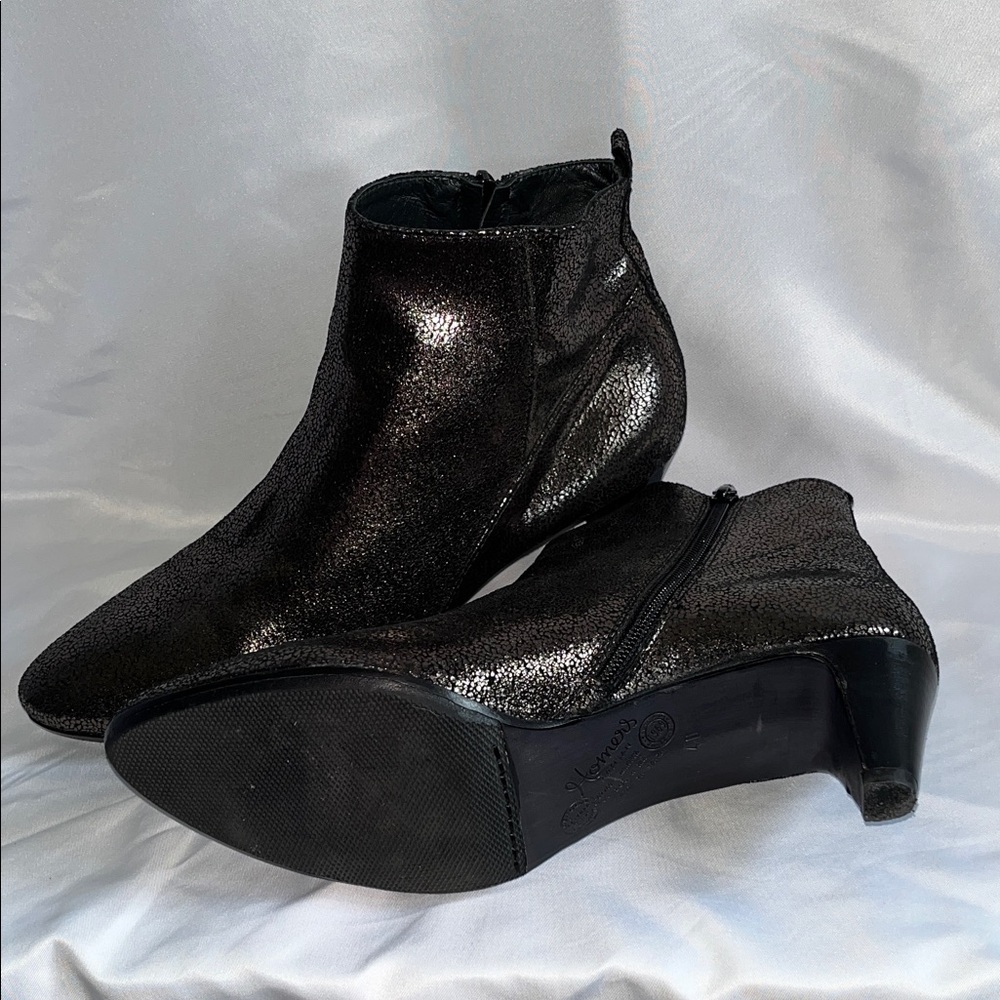 Women's Black Shimmer Ankle Booties by